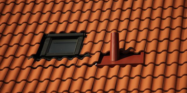 Wybór odpowiednich materiałów do wykończenia komina
